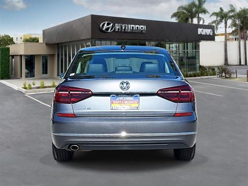 2018 Volkswagen Passat 2.0T SE