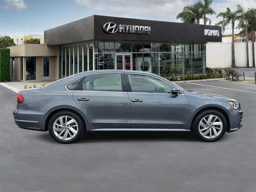 2018 Volkswagen Passat 2.0T SE