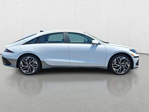2025 Hyundai IONIQ 6 SEL