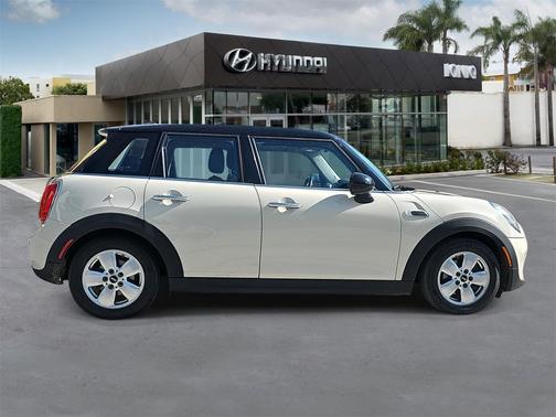 2016 MINI Hardtop Cooper