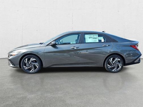 2025 Hyundai ELANTRA HEV SEL Sport