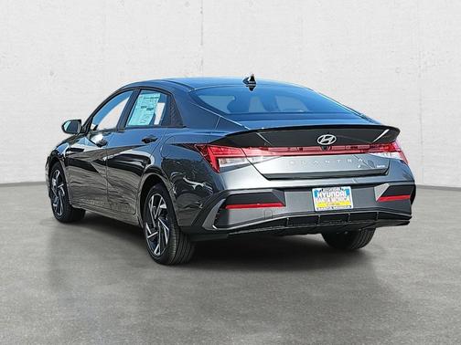 2025 Hyundai ELANTRA HEV SEL Sport