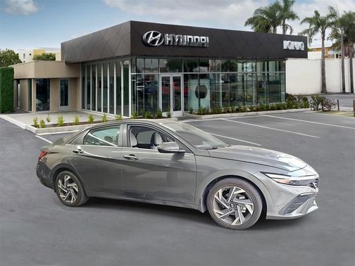 2025 Hyundai ELANTRA Limited