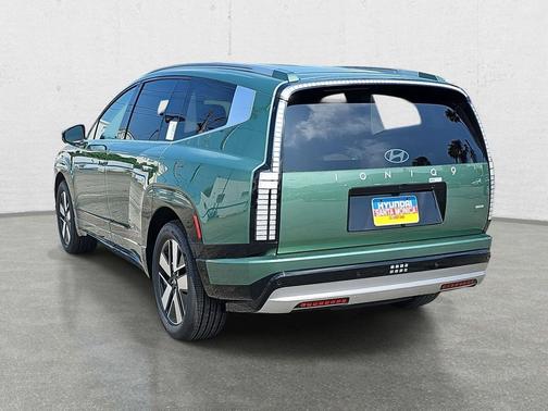 Ionosphere Green 2026 Hyundai IONIQ 9 SEL