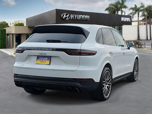 2022 Porsche Cayenne Platinum Edition