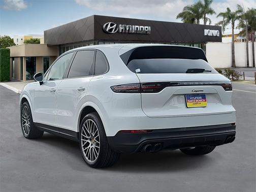 2022 Porsche Cayenne Platinum Edition