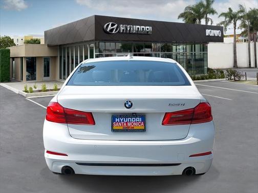 2019 BMW 530 530i