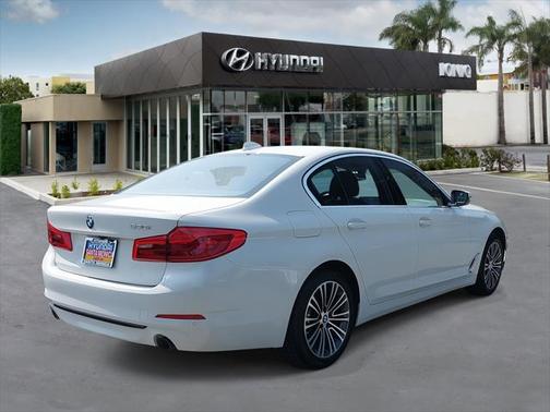 2019 BMW 530 530i