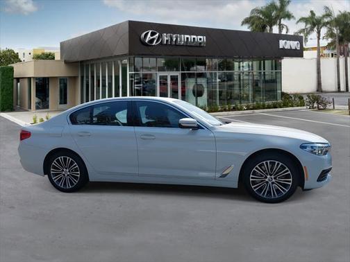 2019 BMW 530 530i
