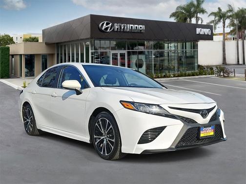 2019 Toyota Camry SE
