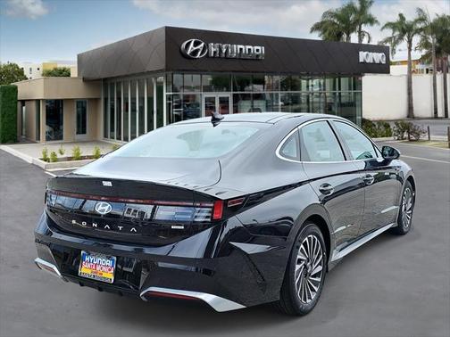 2025 Hyundai SONATA Hybrid Limited