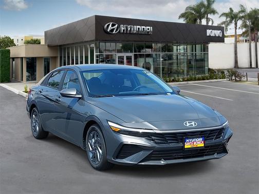 2025 Hyundai ELANTRA Sport