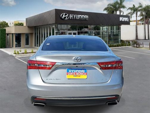 2017 Toyota Avalon XLE