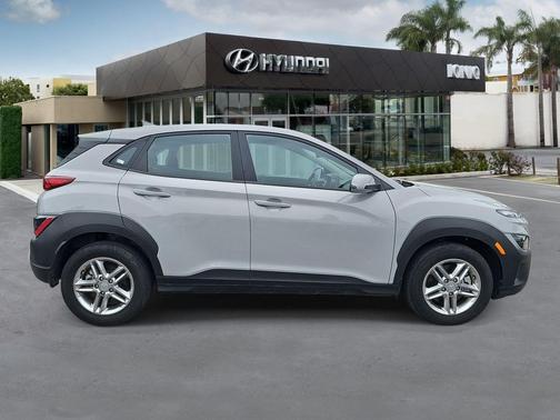 Cyber Silver 2023 Hyundai KONA SE