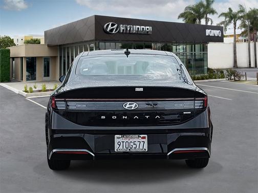 2025 Hyundai SONATA Hybrid Limited