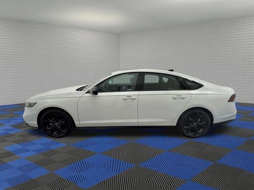 Platinum White Pearl 2025 Honda Accord