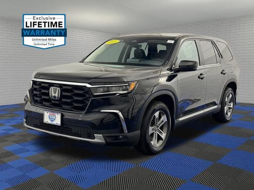 Crystal Black Pearl 2023 Honda Pilot