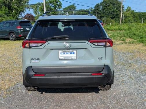 2022 Toyota RAV4 XLE