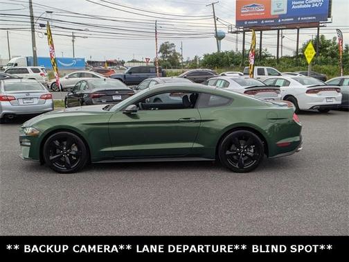 2022 Ford Mustang EcoBoost