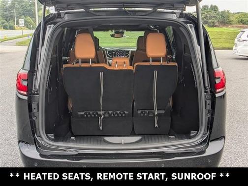 2023 Chrysler Pacifica Hybrid Pinnacle