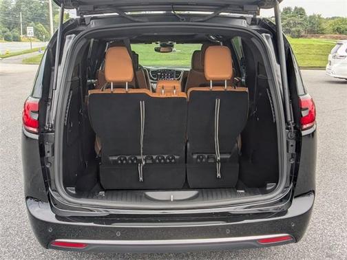 2023 Chrysler Pacifica Hybrid Pinnacle