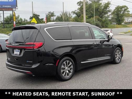 2023 Chrysler Pacifica Hybrid Pinnacle