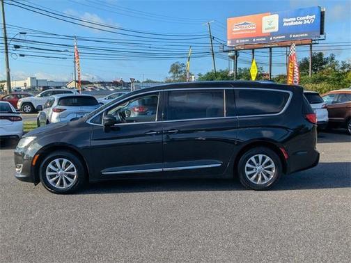 2018 Chrysler Pacifica Touring-L