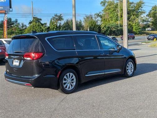 2018 Chrysler Pacifica Touring-L