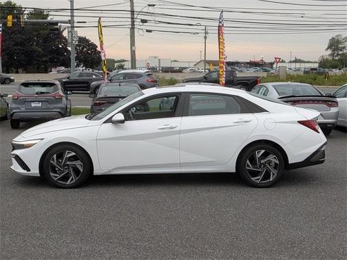 2025 Hyundai ELANTRA SEL Convenience