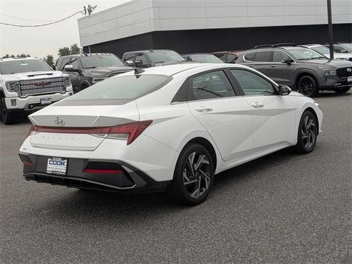 2025 Hyundai ELANTRA SEL Convenience
