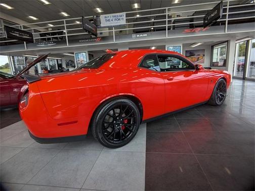 2016 Dodge Challenger SRT Hellcat