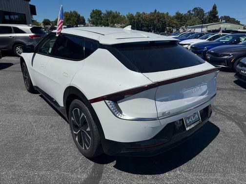 2024 Kia EV6 Wind