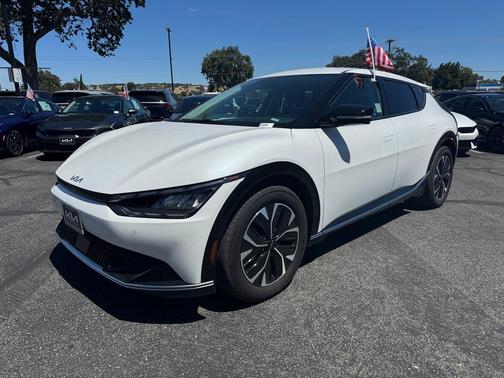 Snow White Pearl 2024 Kia EV6 Wind