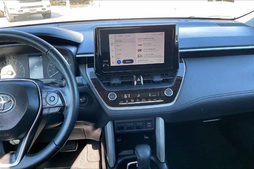 2024 Toyota Corolla Cross LE