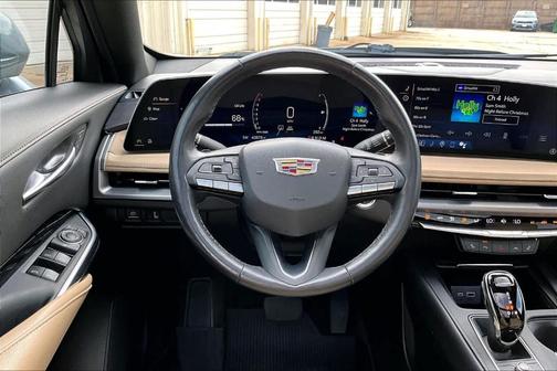 2024 Cadillac XT4 Luxury