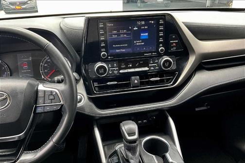 2020 Toyota Highlander LE
