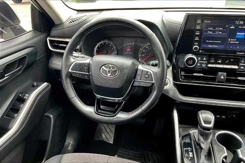 2020 Toyota Highlander LE