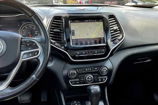 2019 Jeep Cherokee Overland