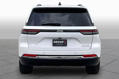 Bright White Clearcoat 2023 Jeep Grand Cherokee Limited