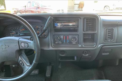 2004 Chevrolet Silverado 1500 LS Crew Cab