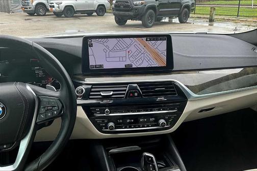 2021 BMW 530 i