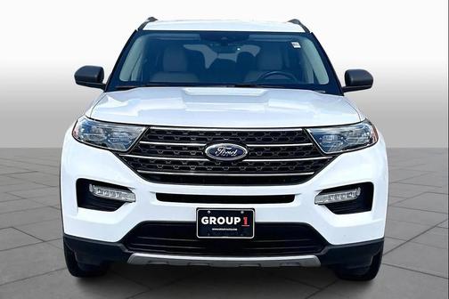 Oxford White 2022 Ford Explorer XLT