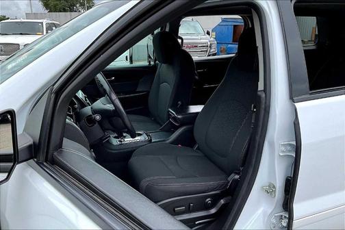 2016 GMC Acadia SLE-2