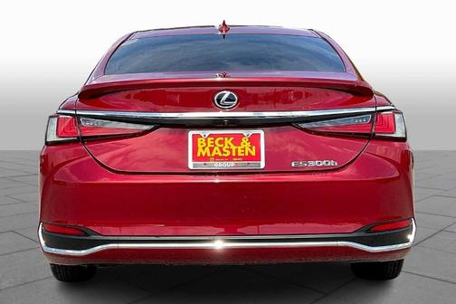 2022 Lexus ES 300h Ultra Luxury