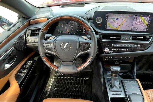 2022 Lexus ES 300h Ultra Luxury