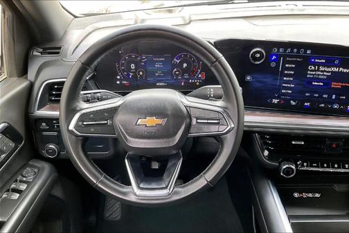 2025 Chevrolet Suburban LT