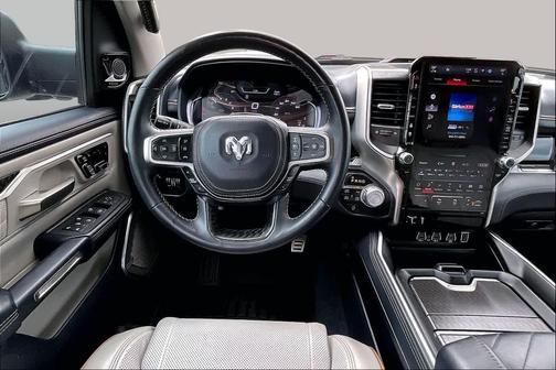 Diamond Black Crystal Pearlcoat 2025 RAM 1500 ST