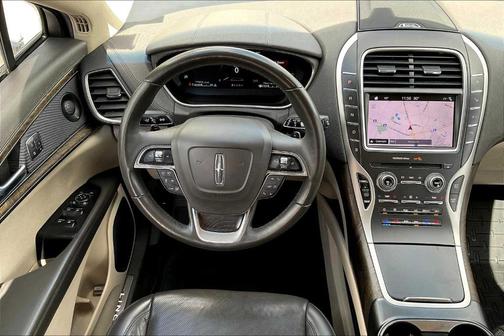 2019 Lincoln Nautilus Reserve