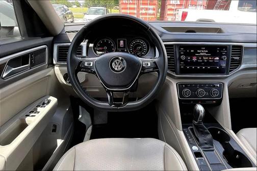 Pure White 2019 Volkswagen Atlas 2.0T SE