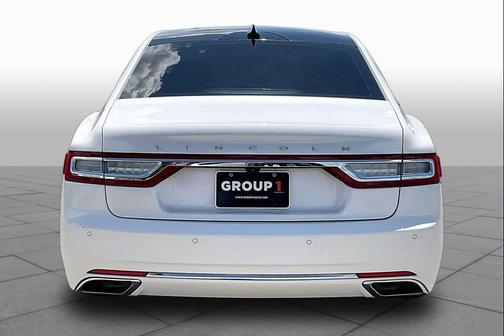 White Platinum Metallic Tri-Coat 2018 Lincoln Continental Reserve